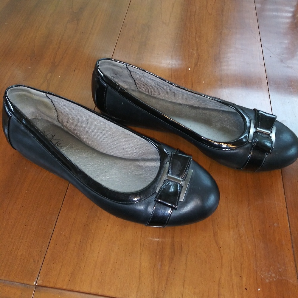 Life Stride Slip On Flats Size 10M